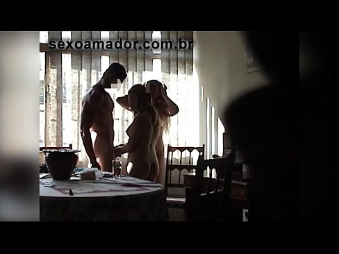 ❤️ Babaturan séks ngajak saurang lalaki raksasa sareng tiluan sareng anjeunna video sex di urang ❌❤